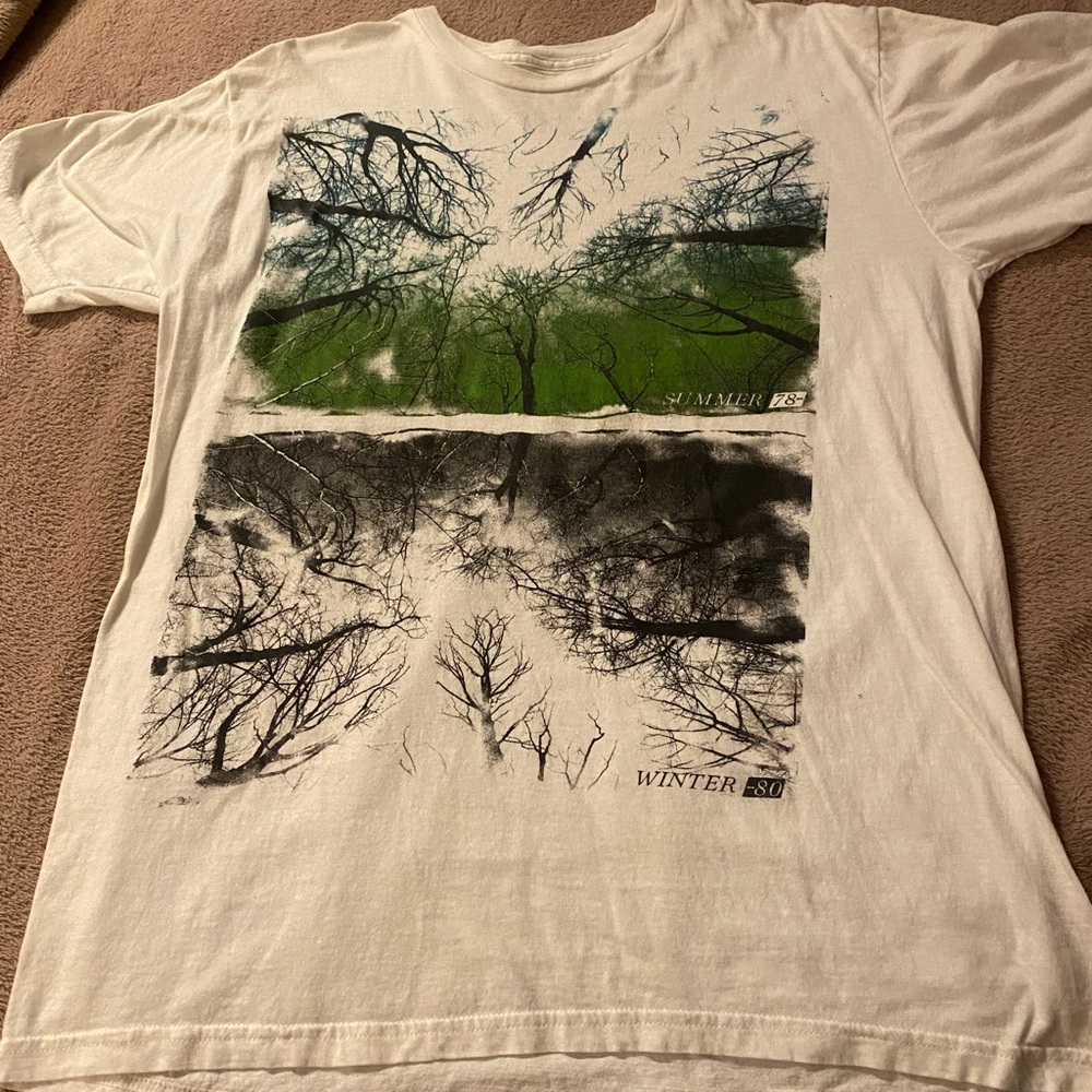 SEASONAL TEE